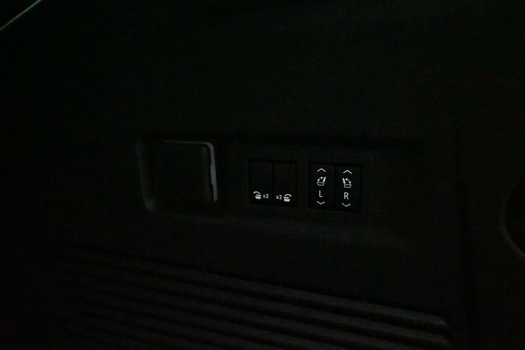 2026 GMC Yukon XL Denali - Photo 27