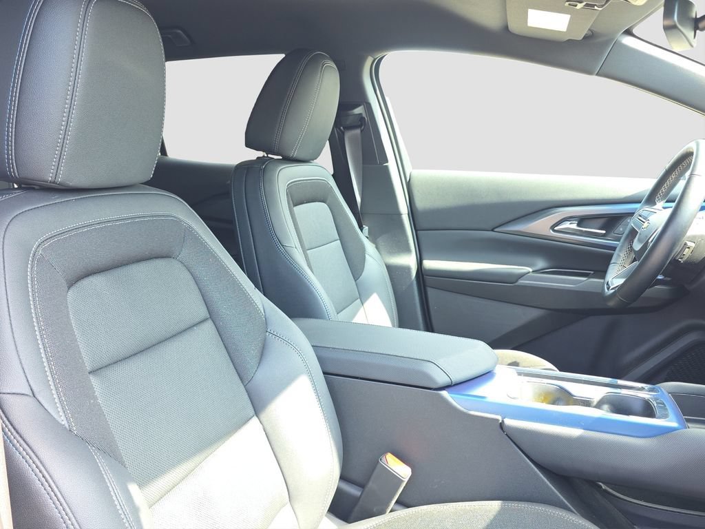2024 Chevrolet Equinox EV LT - Photo 20