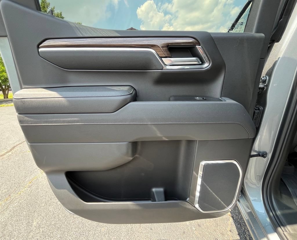 New 2026 Sterling Gray Metallic Chevrolet LT image 12