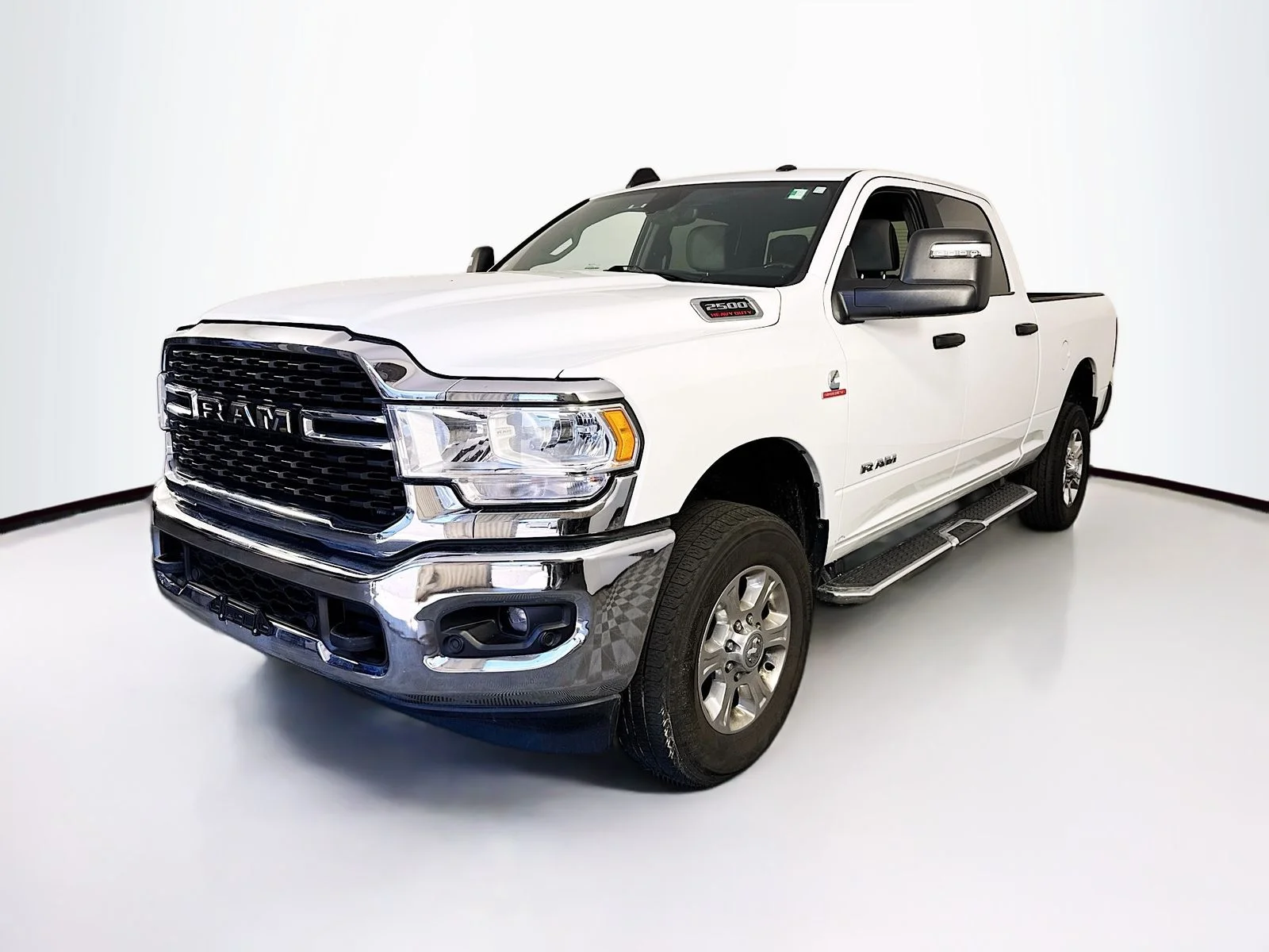 Used 2023 White Ram Big Horn image 3