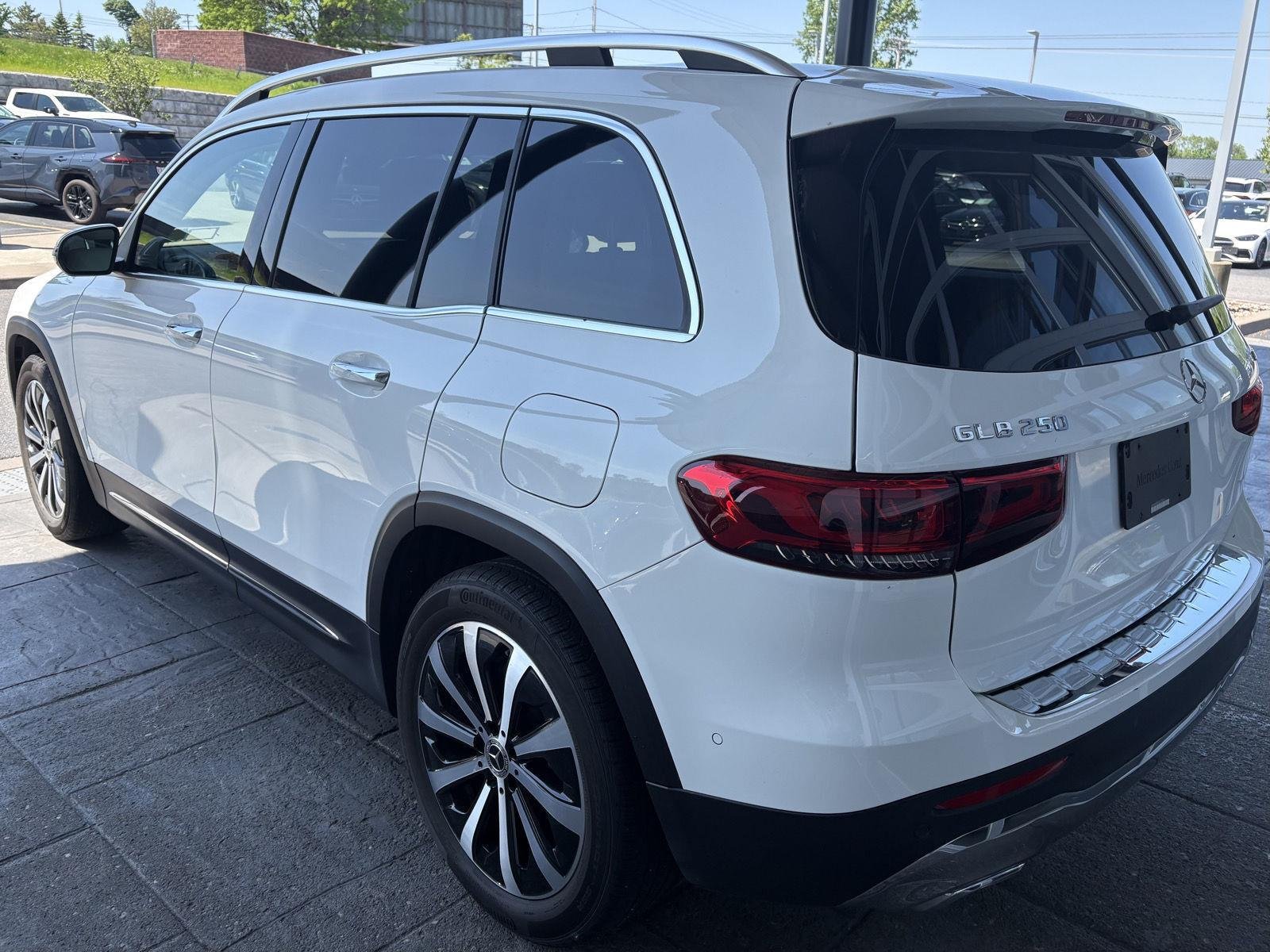 Certified Used 2023 Polar White Mercedes-Benz GLB 250 image 4