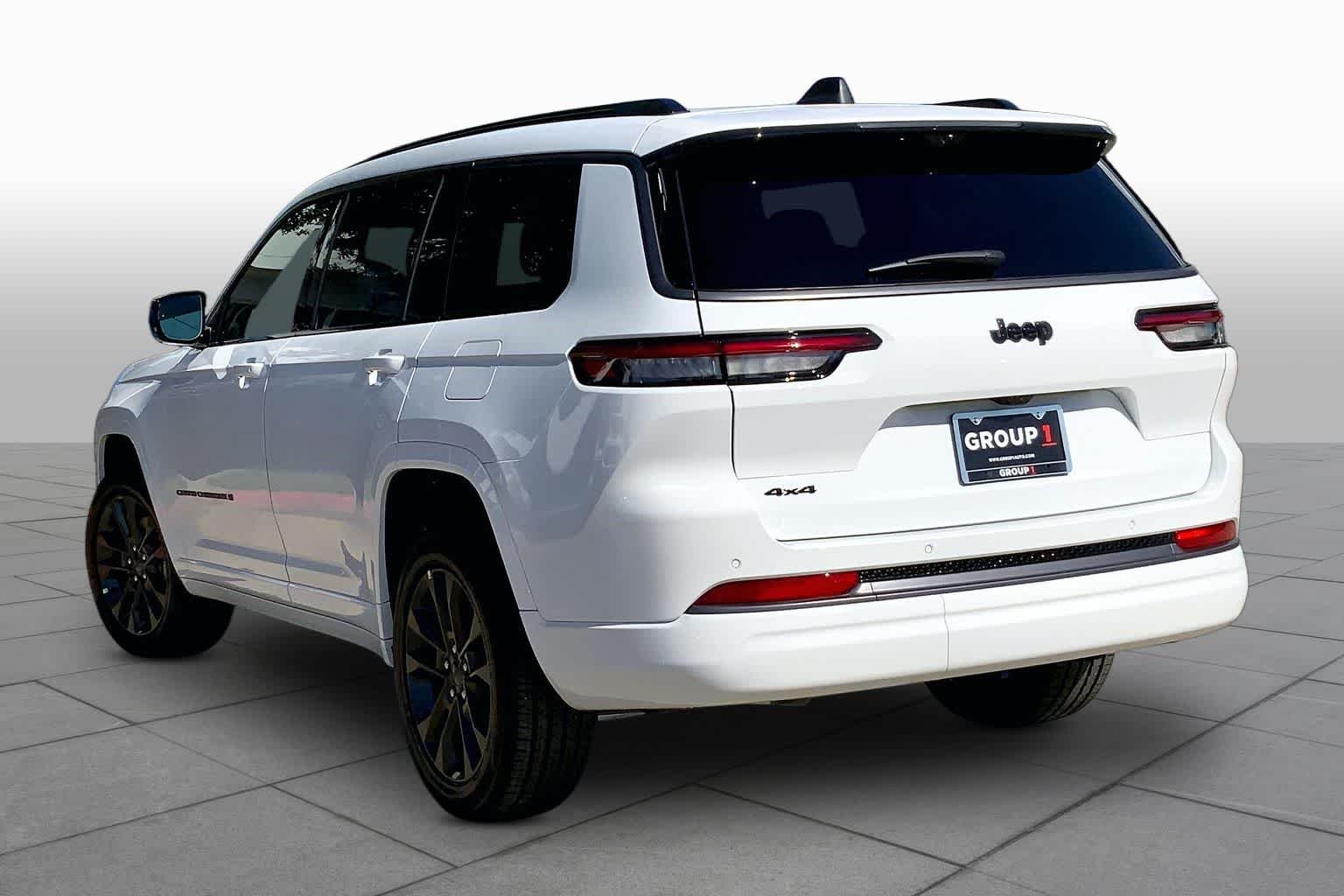 New 2026 Bright White Clear-Coat Exterior Paint Jeep Limited Reserve image 12