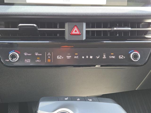 Used 2024 Glacier Kia  image 35