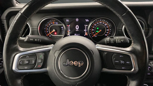 Used 2020 Billet Silver Metallic Jeep Unlimited Sahara image 15