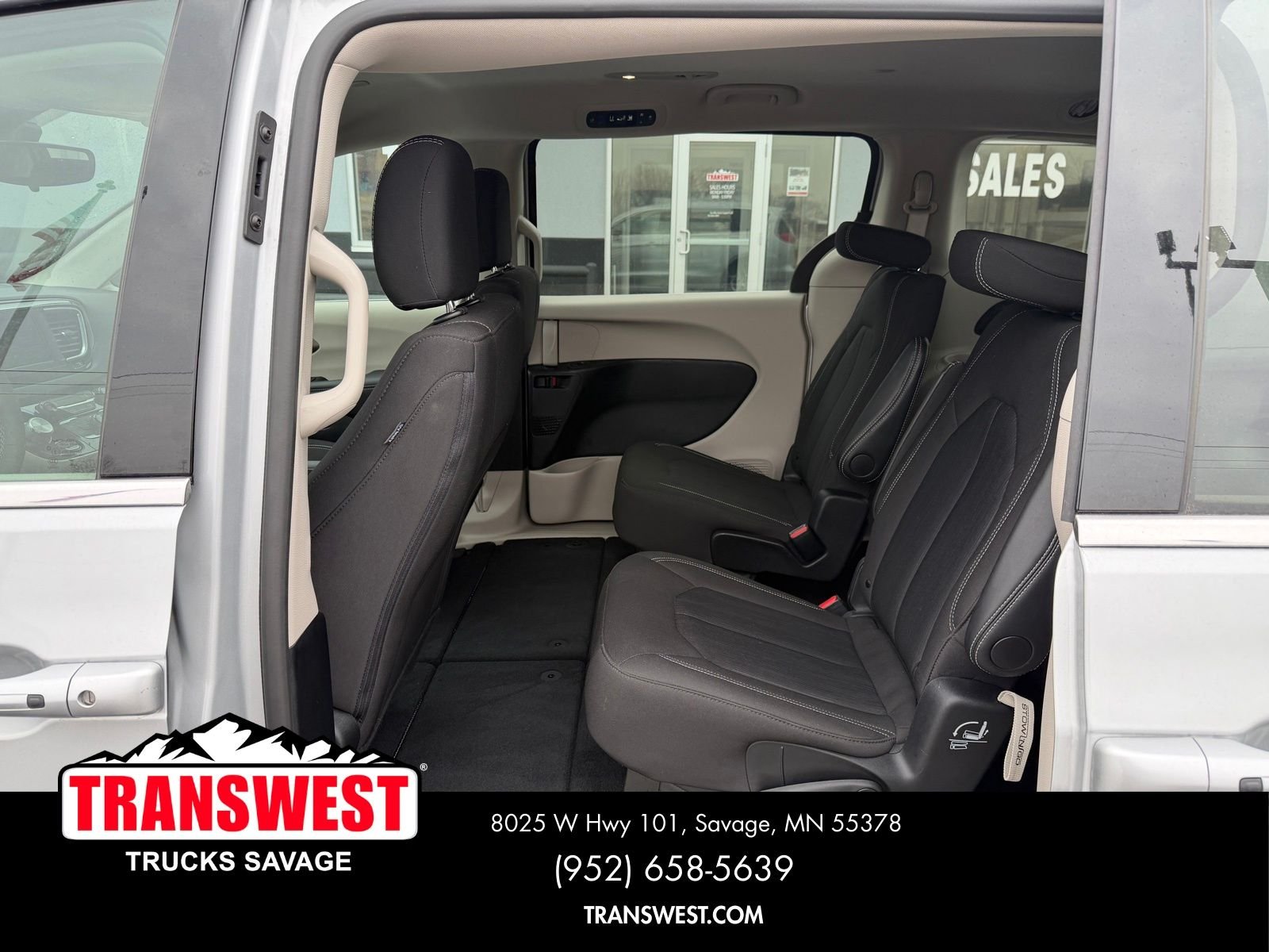 Used 2024 Silver Chrysler LX image 16
