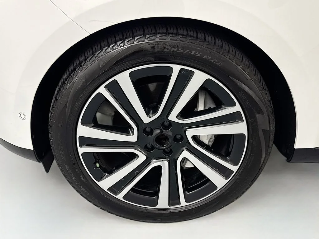 Certified Used 2023 White Land Rover SE image 31