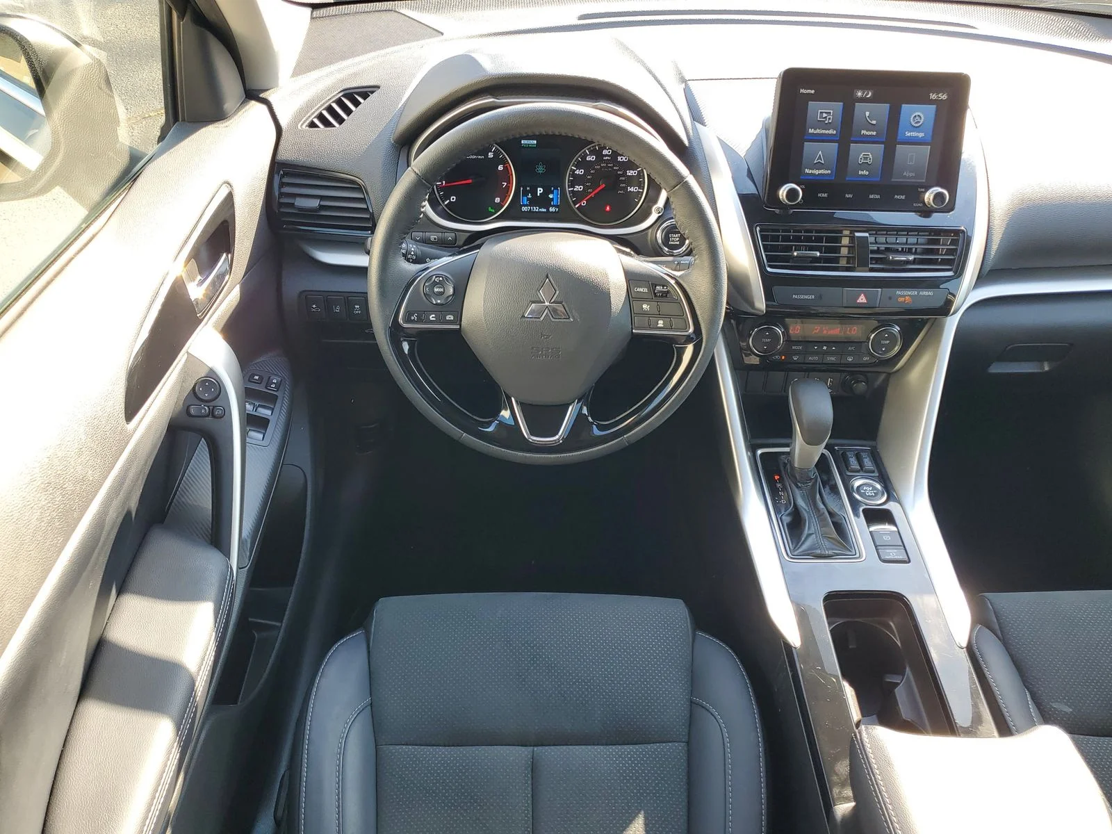 2024 Mitsubishi Eclipse Cross SE - Photo 26