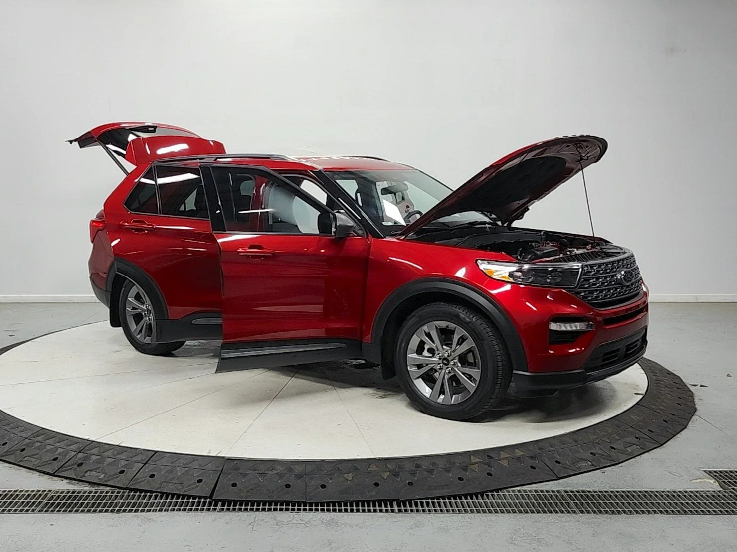 Used 2021 Red Ford XLT image 11