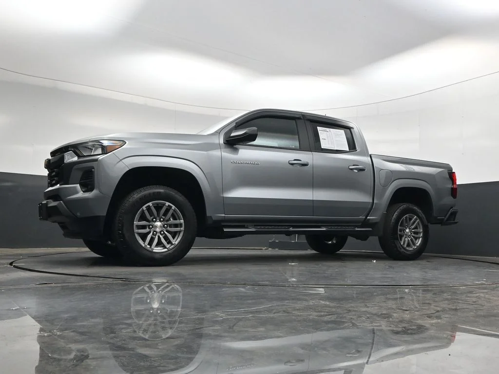 Used 2024 Gray Chevrolet LT image 39
