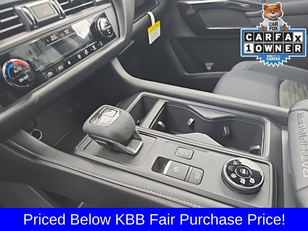 Used 2025 Silver Nissan S image 17