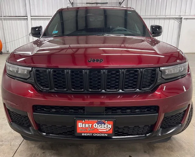 Used 2025 Red Jeep Altitude X image 2