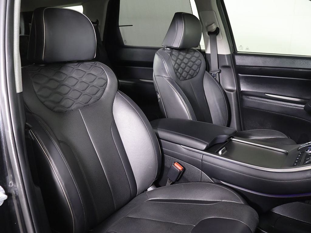 Used 2021 Black Hyundai Limited image 36