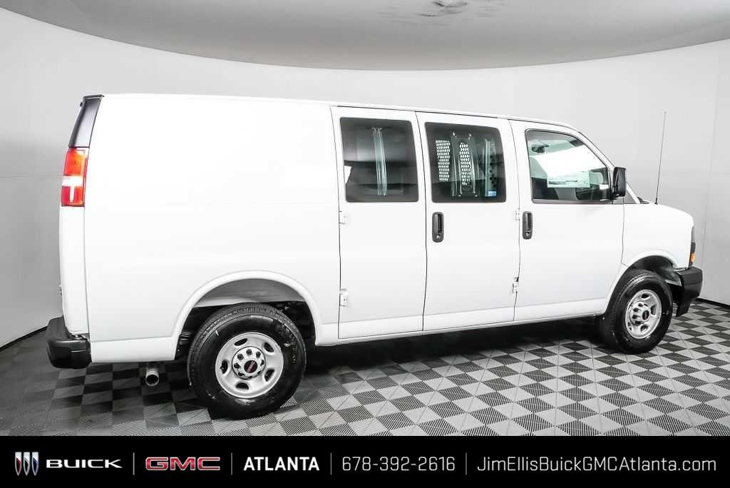 New 2025 Summit White GMC Work Van image 22