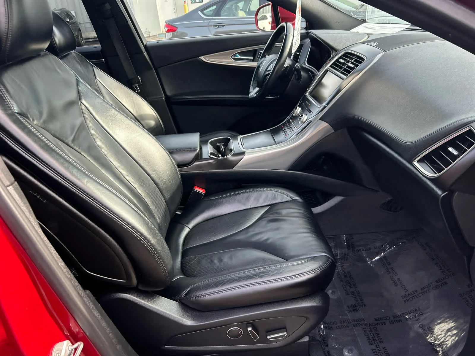 Used 2016 Ruby Red Metallic Tinted Clearcoat Lincoln Select image 11