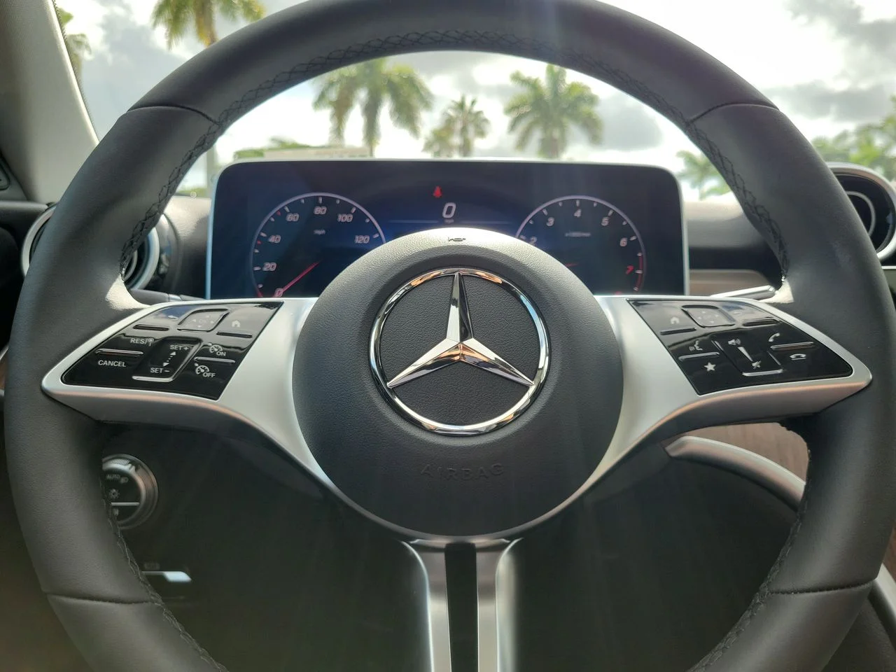 New 2026 MANUFAKTUR Patagonia Red Metallic Mercedes-Benz C 300 image 29