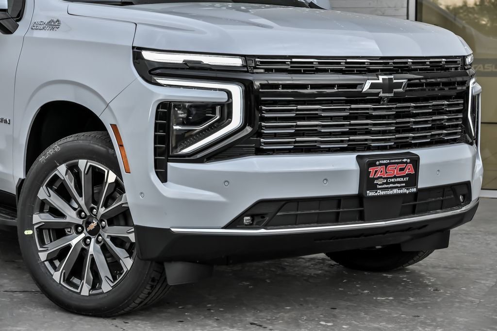 New 2026 Polar White Tricoat Chevrolet High Country image 3