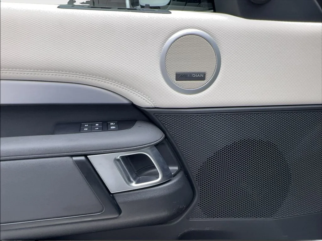 2023 Land Rover Discovery HSE R Dynamic - Photo 23