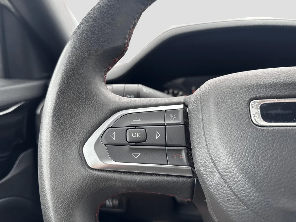Used 2024 White Jeep Trailhawk image 11