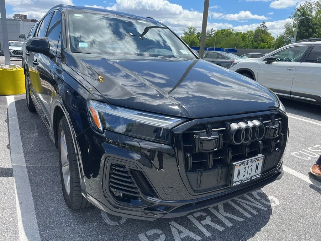 2025 Audi Q7 45 Premium Plus quattro Tiptronic's photo