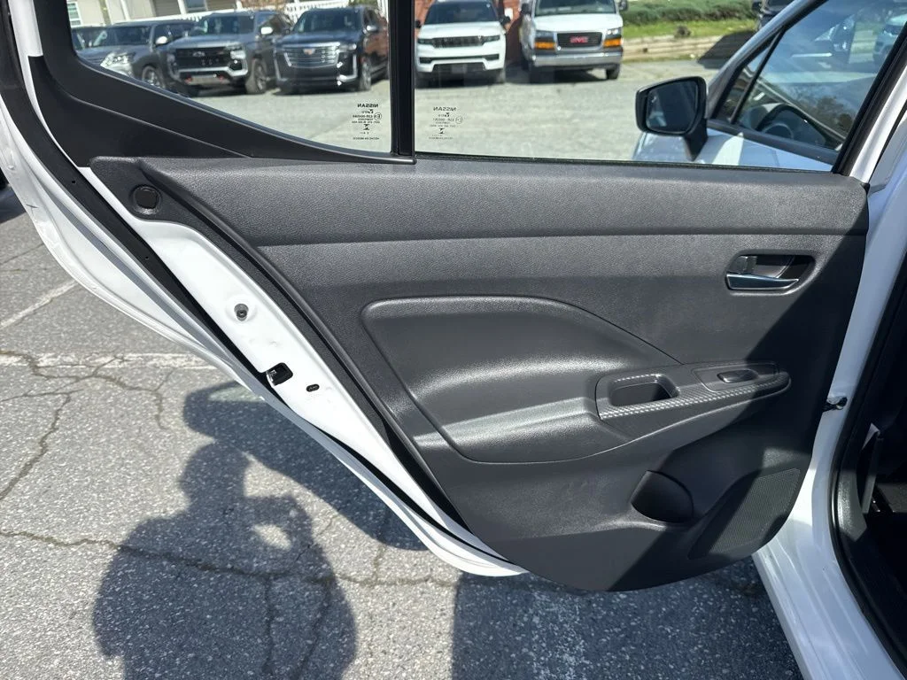 Used 2025 White Nissan 1.6 SV image 23