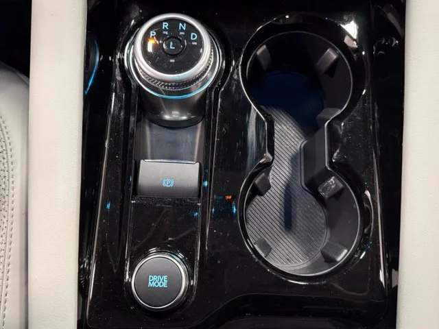 Used 2025 Black Ford Platinum image 30