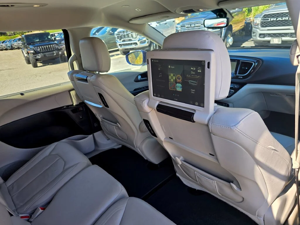 Used 2018 Blue Chrysler Touring L Plus image 29