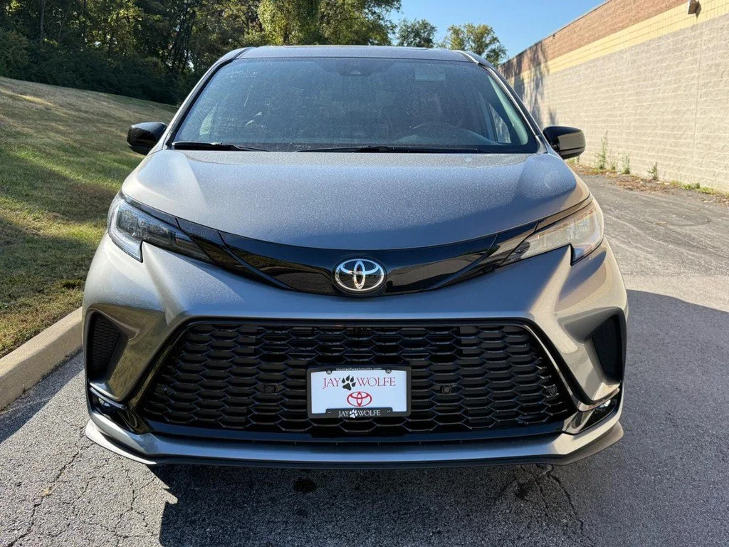 New 2026 Heavy Metal Toyota XSE image 9