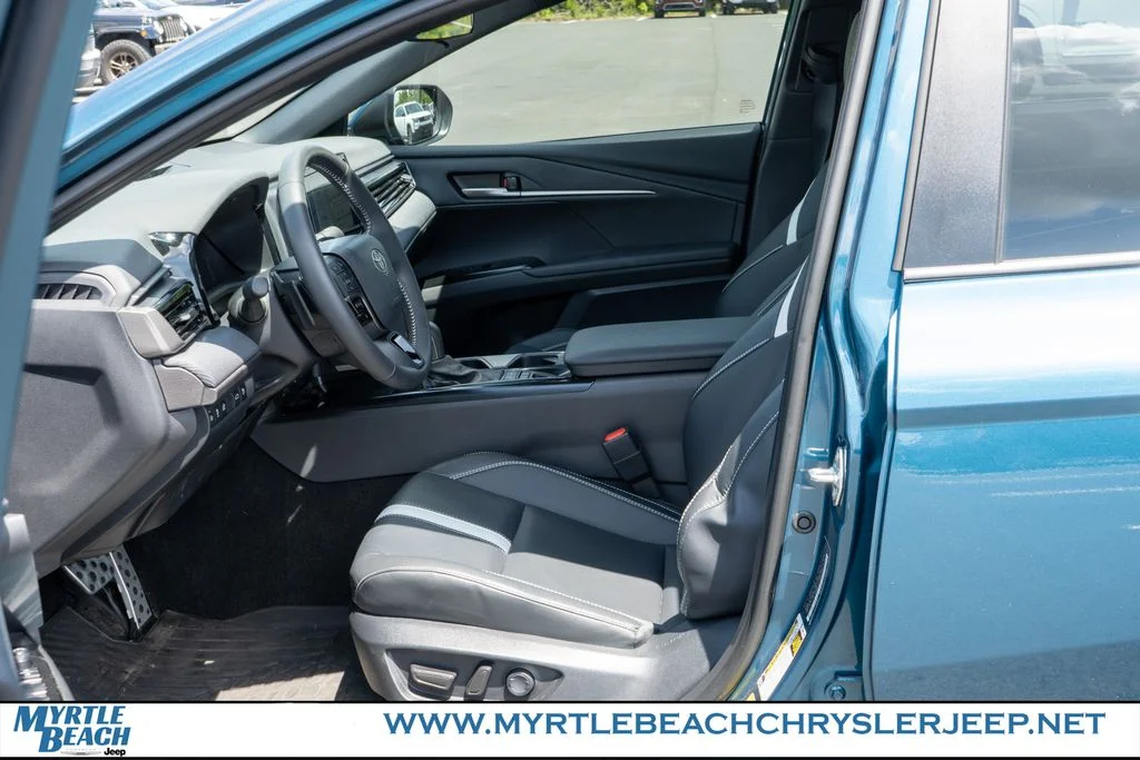 Used 2025 Ocean Toyota SE image 17