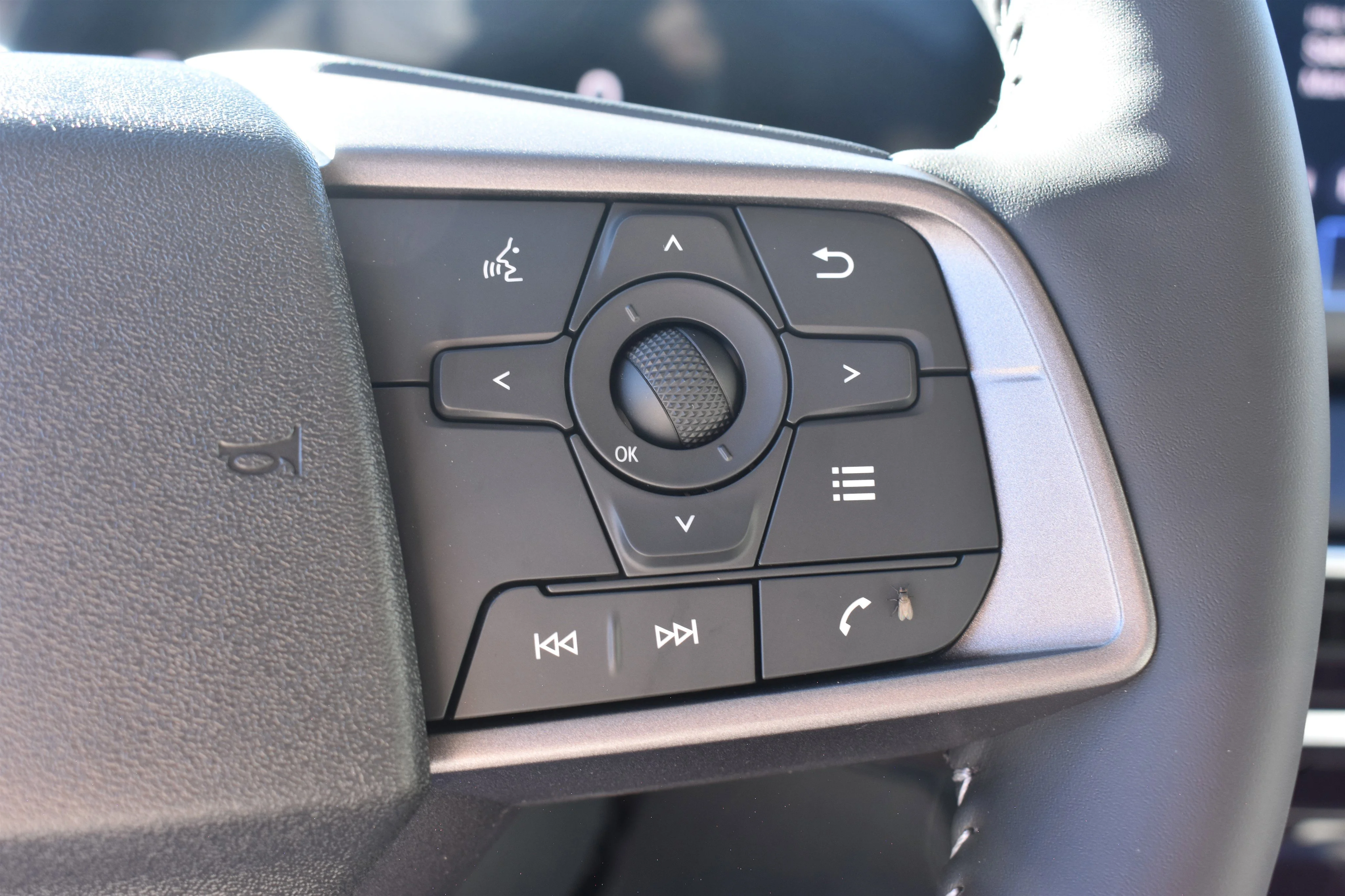 New 2026 Aspen White Tricoat Nissan SL image 22