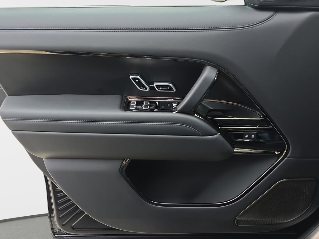2025 Land Rover Range Rover SV - Photo 28