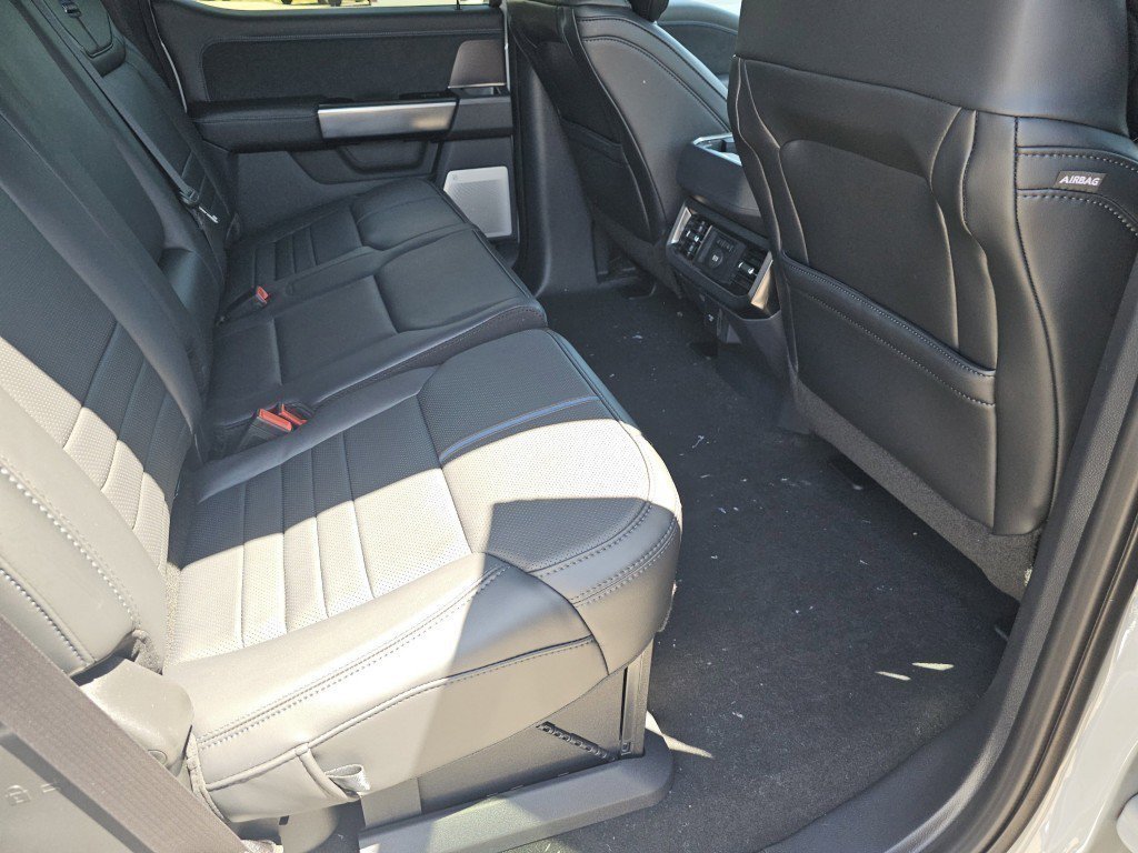 New 2026 Avalanche Ford Platinum image 5