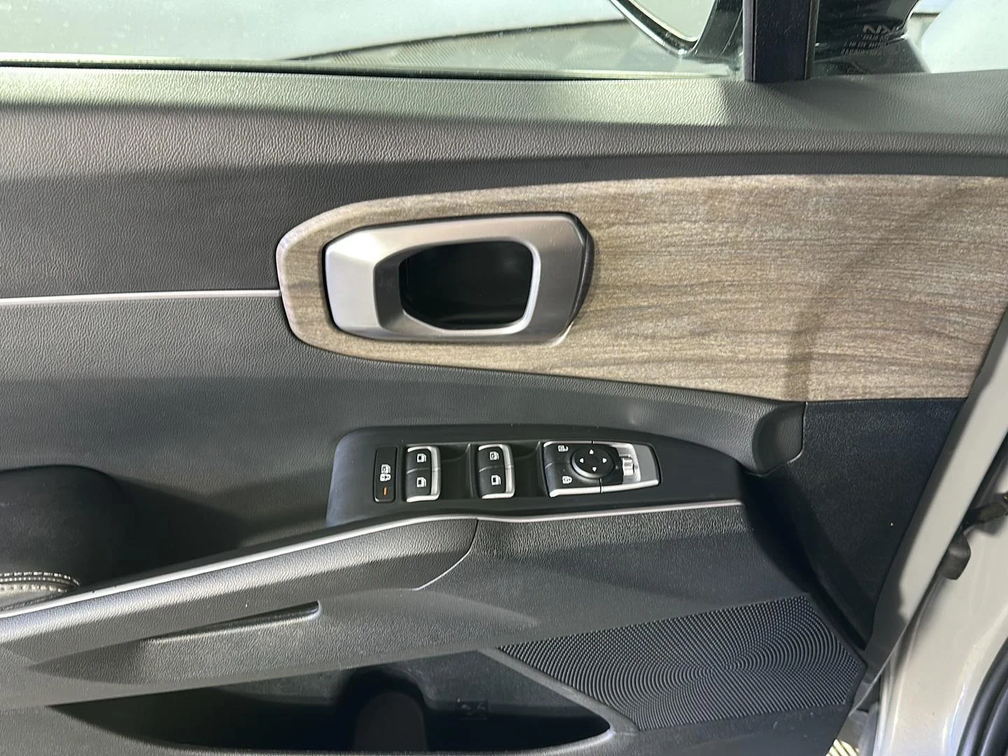 Used 2023 Wolf Gray Kia X-Line EX image 19