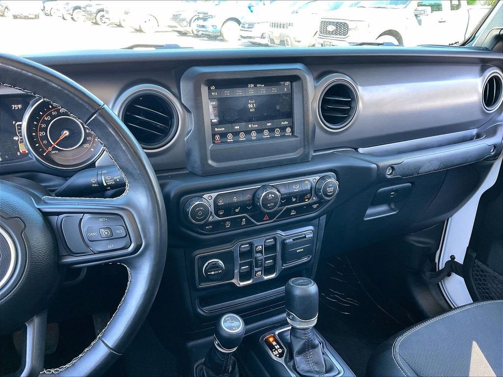 Used 2023 Bright White Clearcoat Jeep  image 17