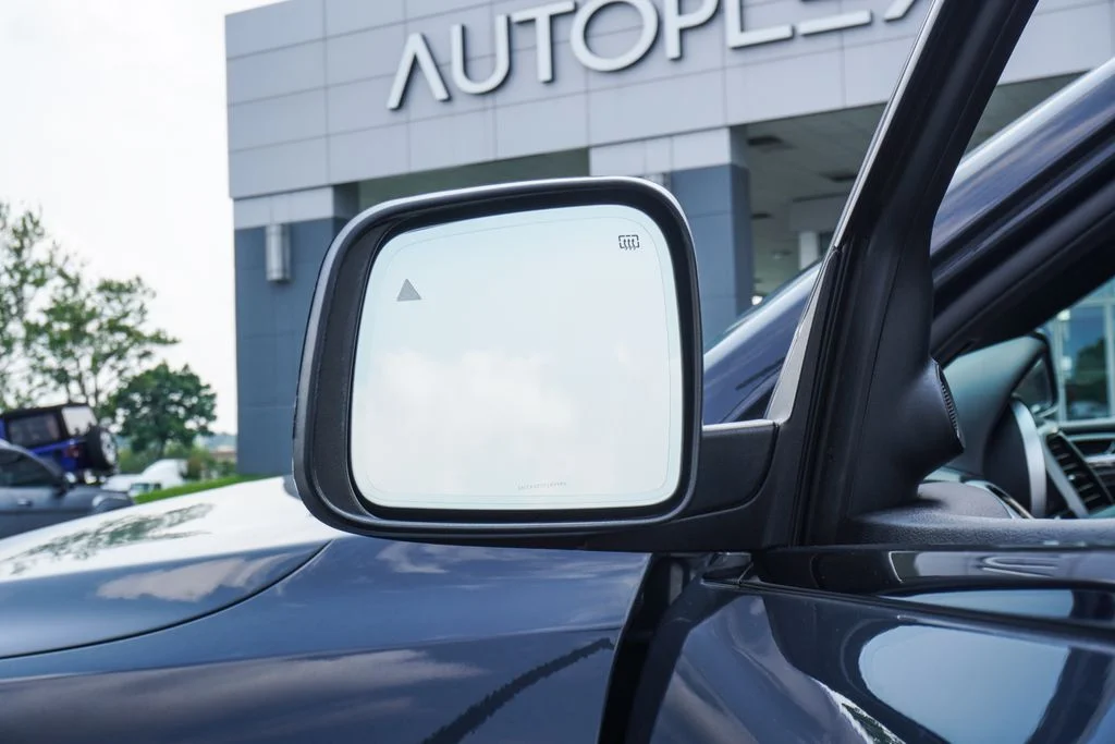 Used 2018 Black Jeep Trackhawk image 39