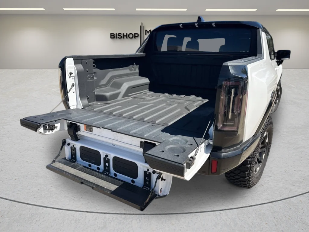 Used 2025 White GMC 3X image 6