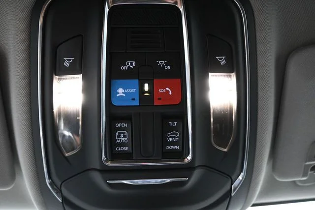 Used 2024 White Jeep Laredo X image 28