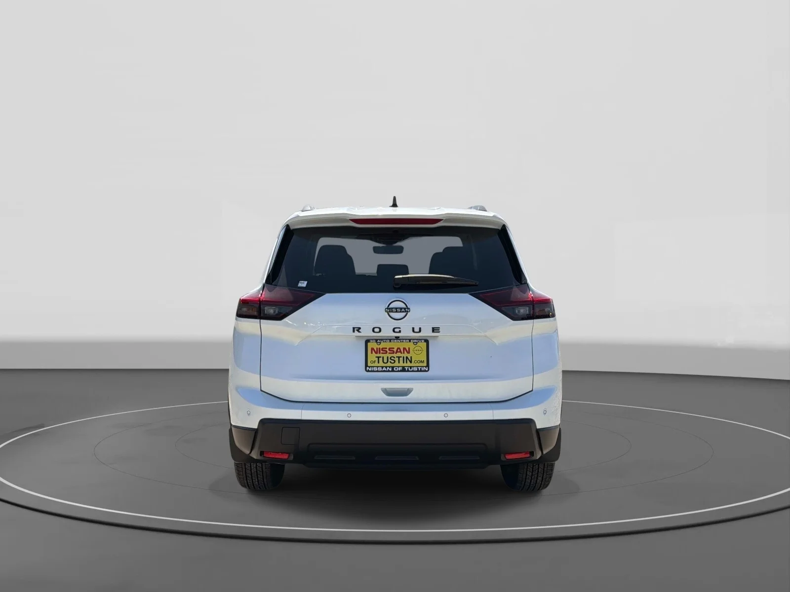 New 2026 Everest White Pearl Tricoat Nissan Dark Armor image 5
