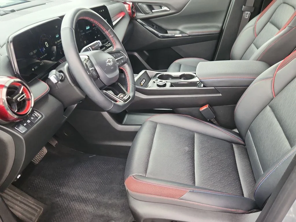 Used 2025 Gray Chevrolet RS image 7