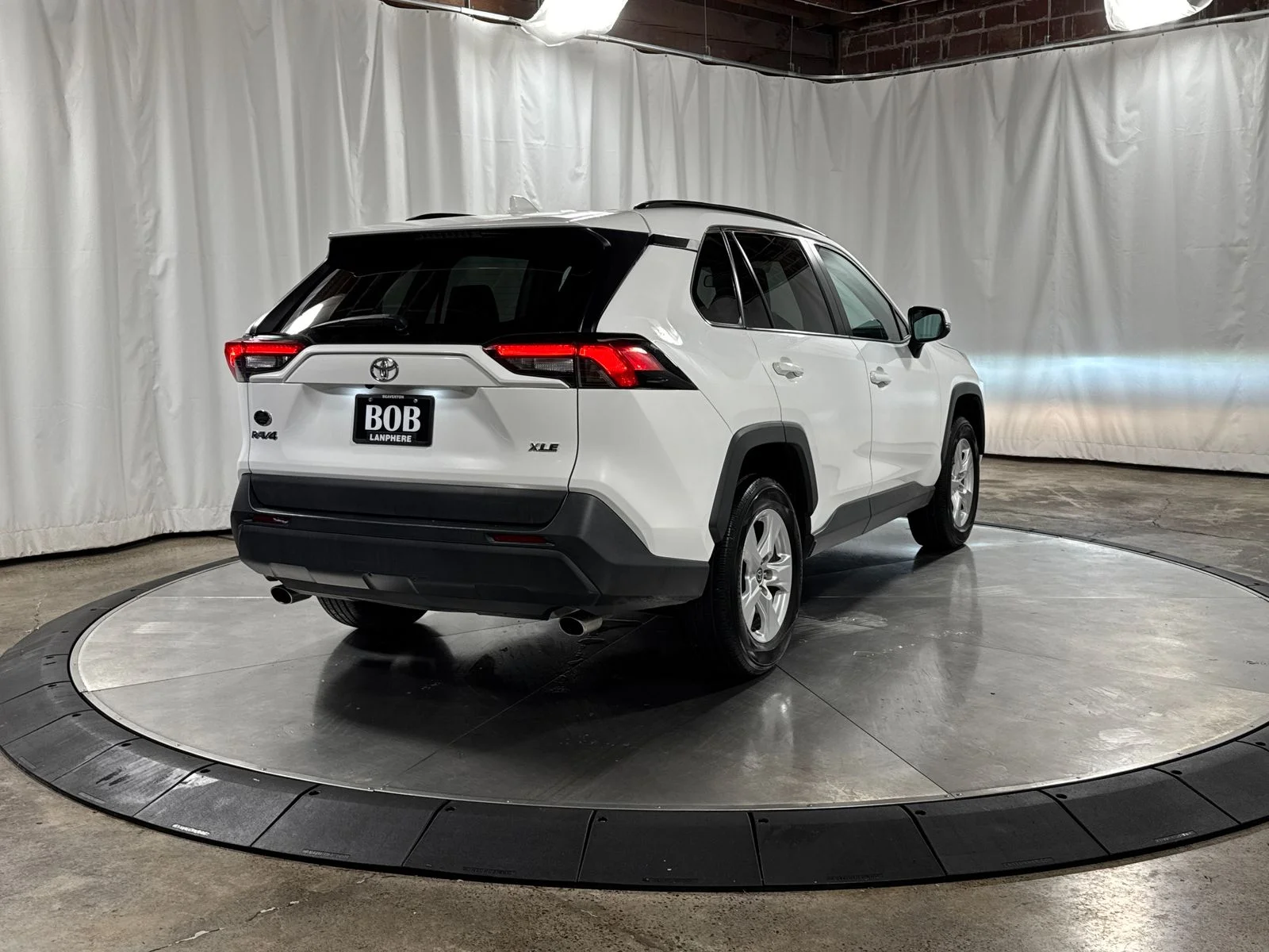Used 2021 White Toyota XLE image 8