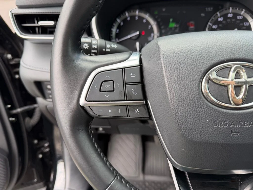 Used 2021 Midnight Black Metallic Toyota XSE image 17