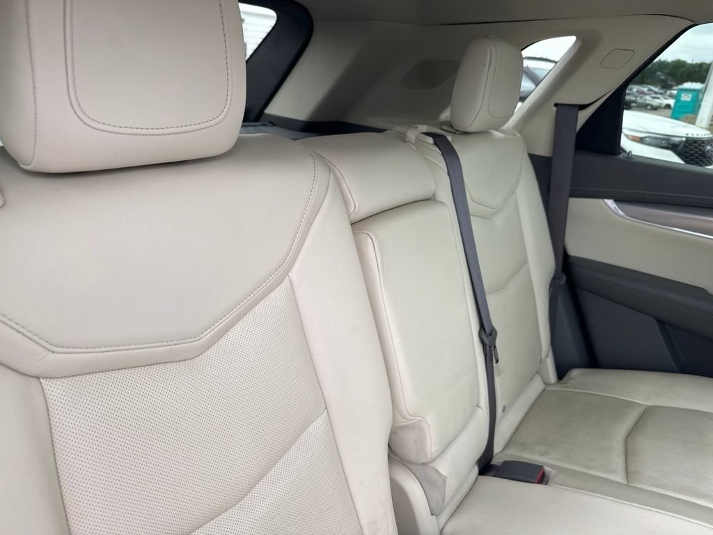 Used 2017 Radiant Silver Metallic Cadillac Luxury image 19