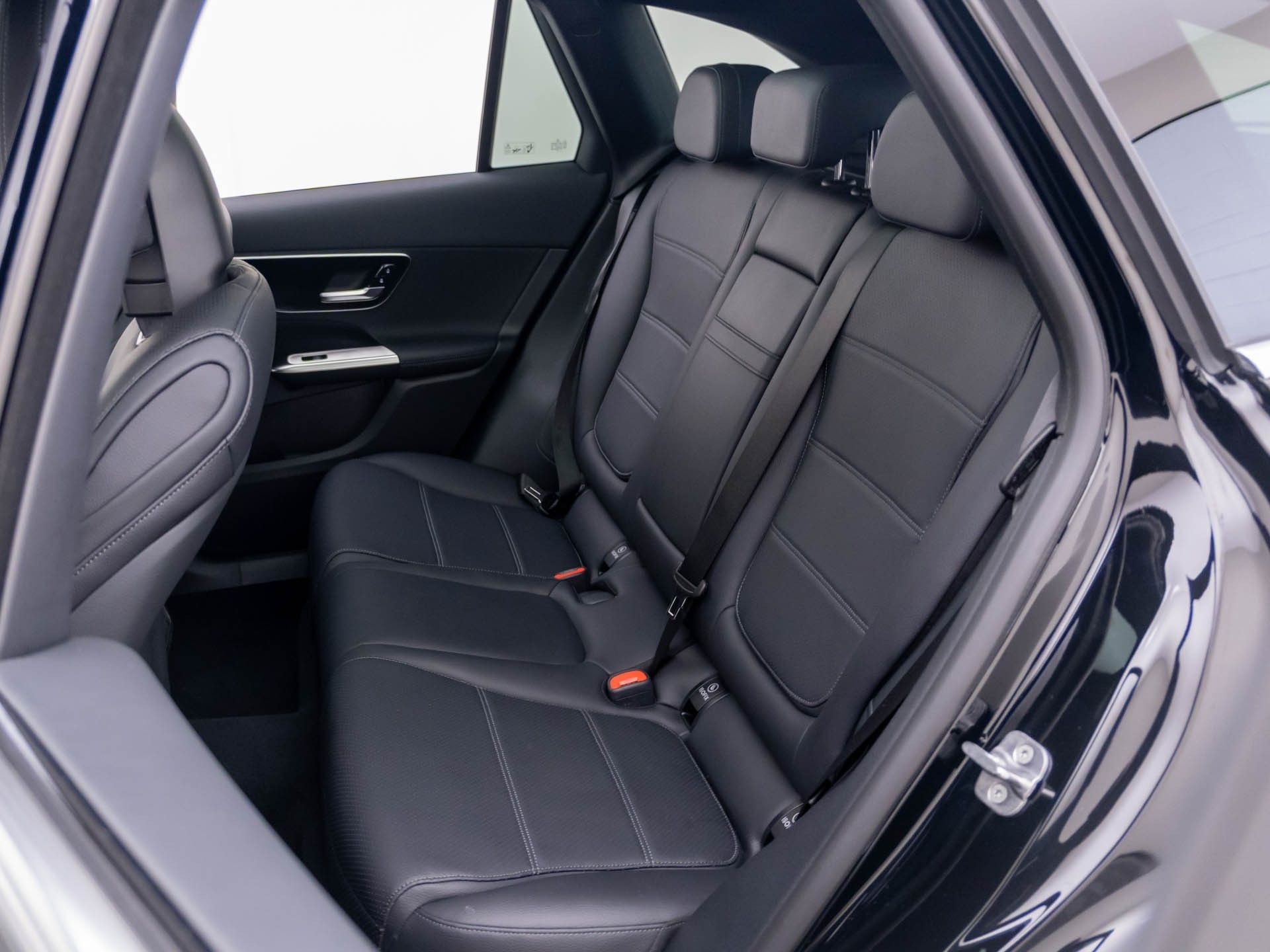 New 2027 Black Mercedes-Benz GLC 300 image 18