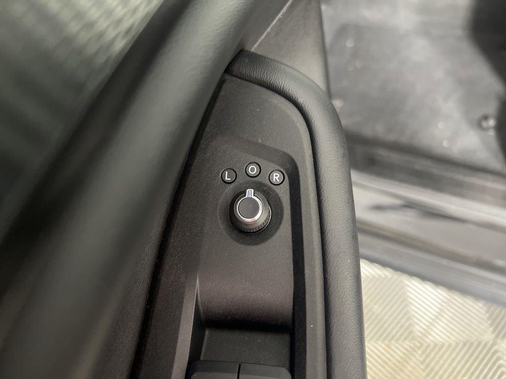 Used 2025 Diamond Black Crystal Pearlcoat Jeep Laredo image 12