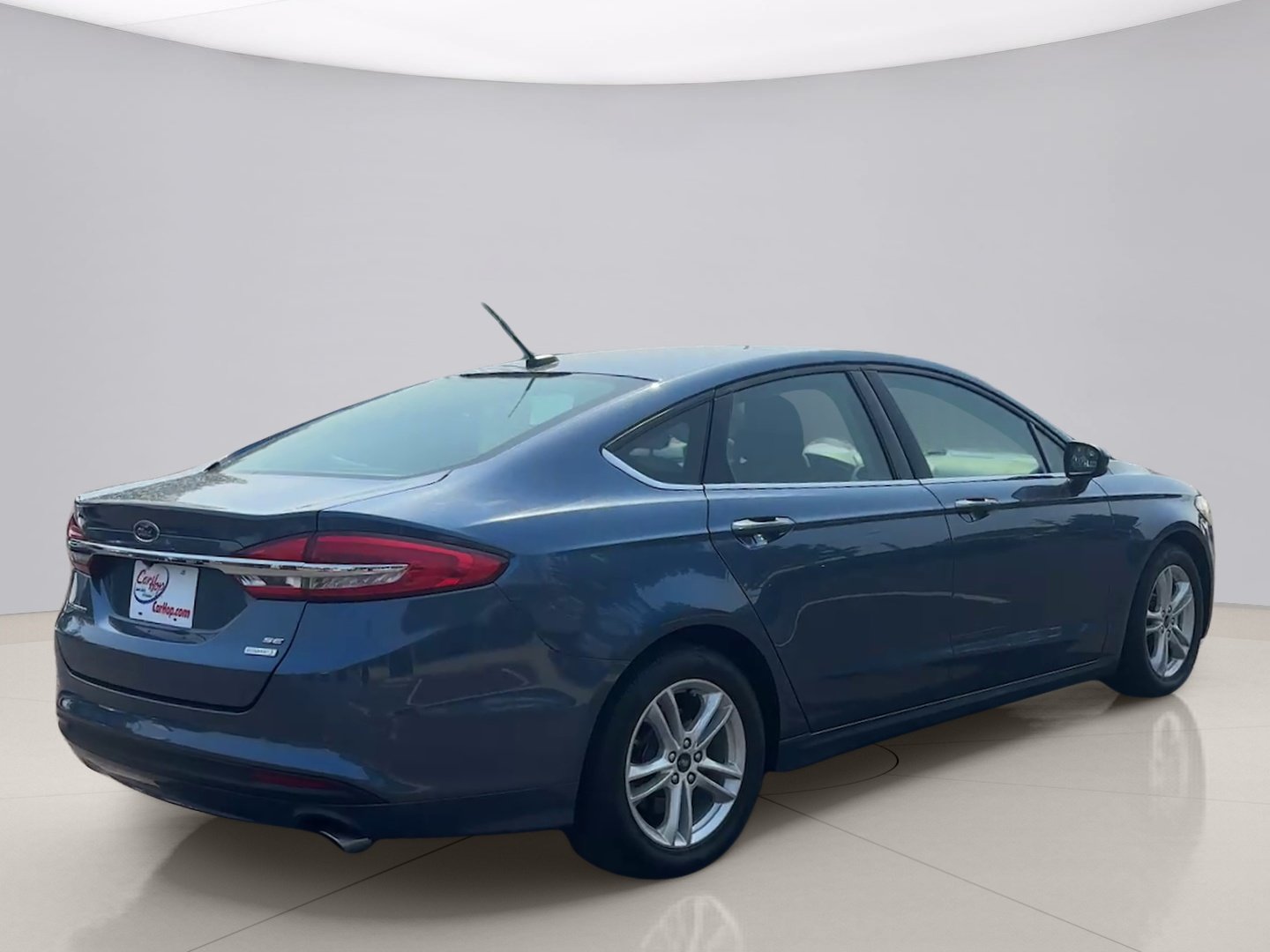 Used 2018 Blue Ford SE image 5