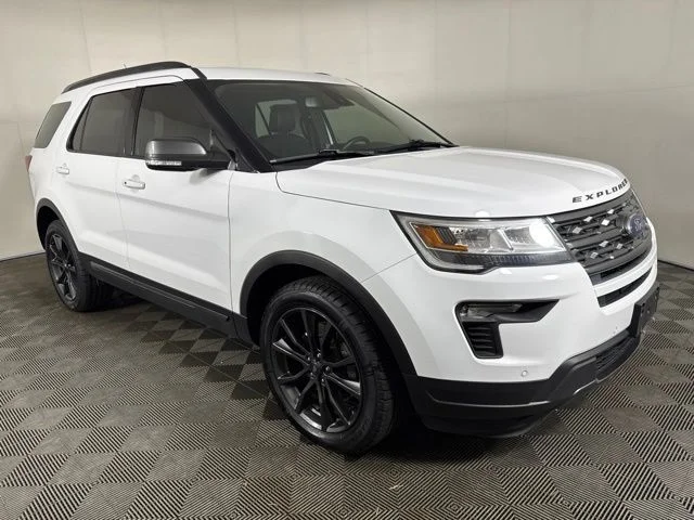 Certified Used 2019 Oxford White Ford XLT image 1