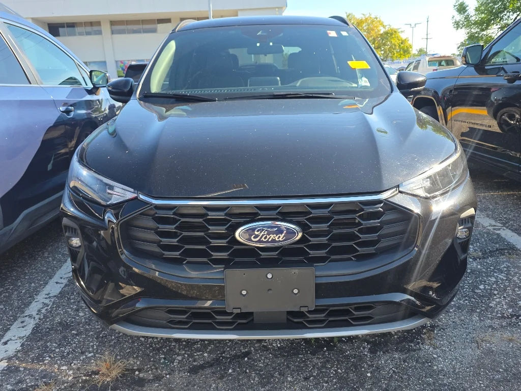 Used 2023 Agate Black Ford ST-Line Select image 2