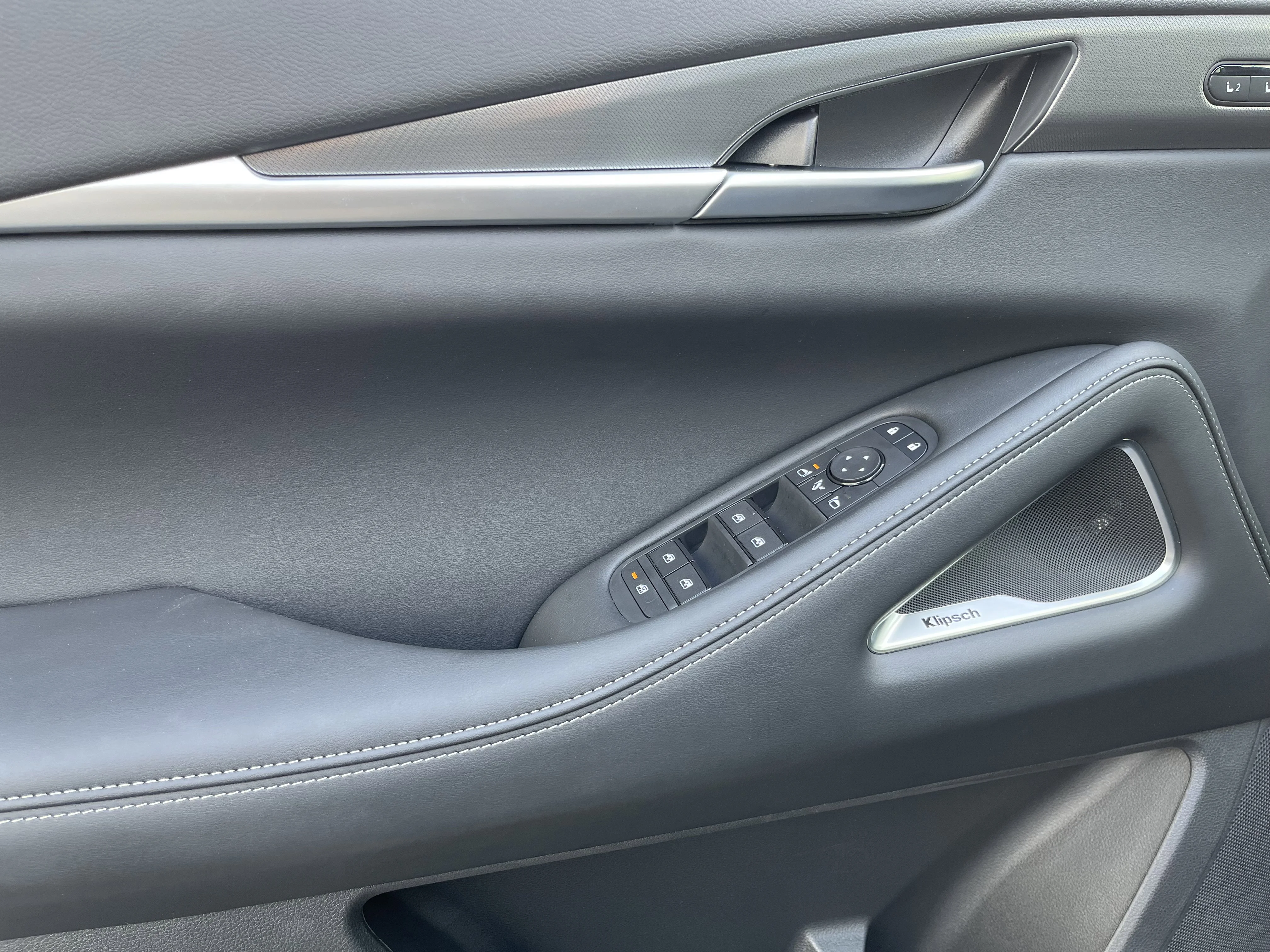 New 2027 Harbor Gray INFINITI LUXE image 11