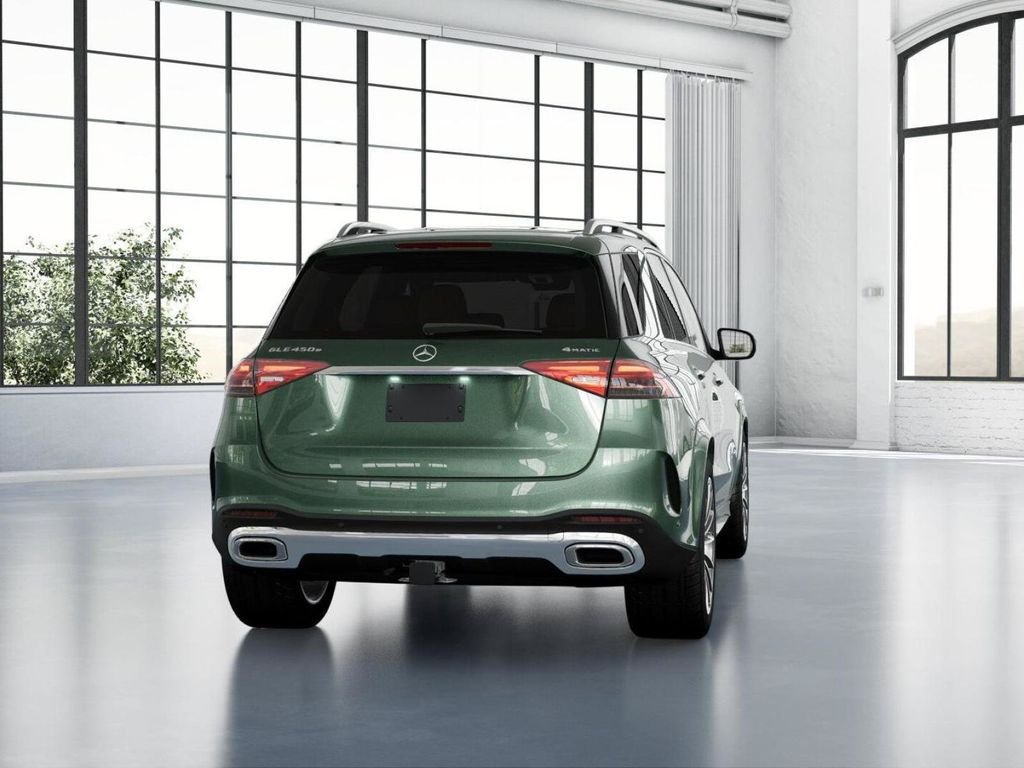 New 2026 MANUFAKTUR Ireland Mid Green Metallic Mercedes-Benz GLE 450 image 24