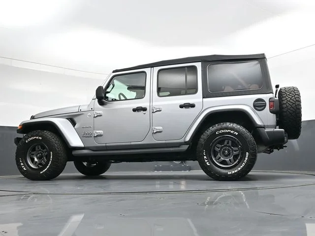 Used 2020 Silver Jeep Unlimited Sahara image 36