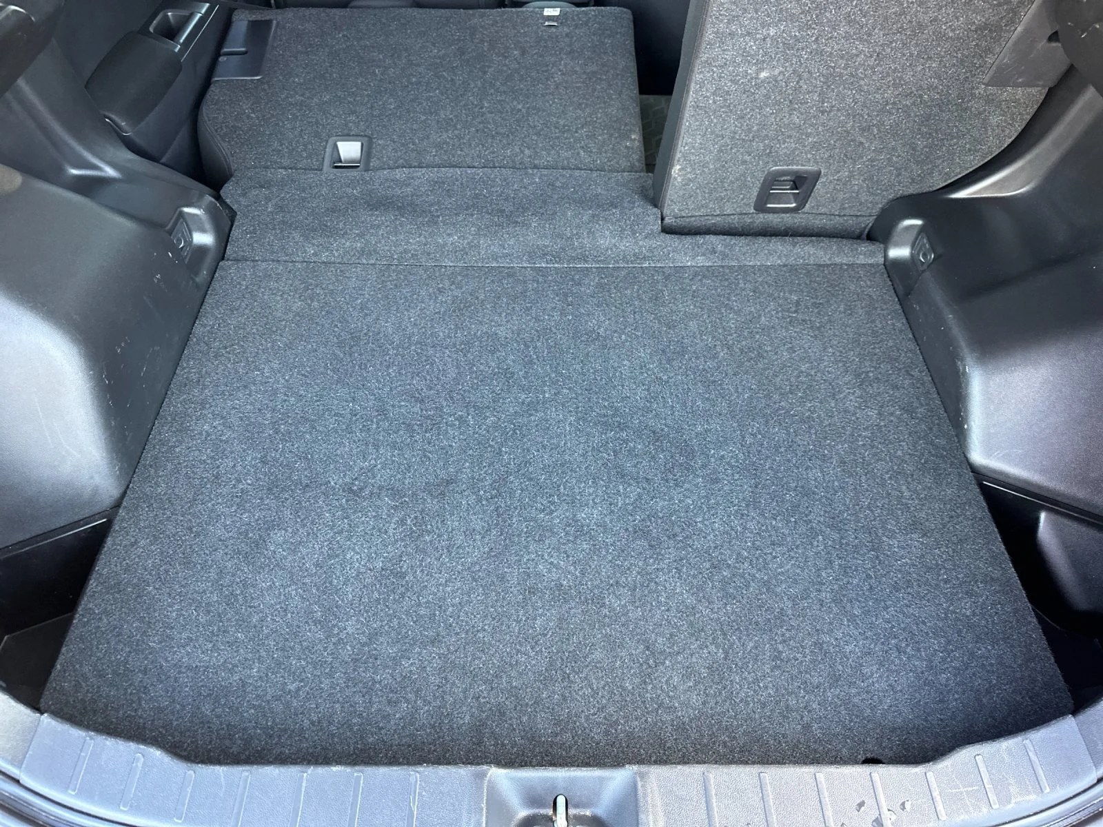 Used 2025  Mitsubishi 2.0 ES image 15